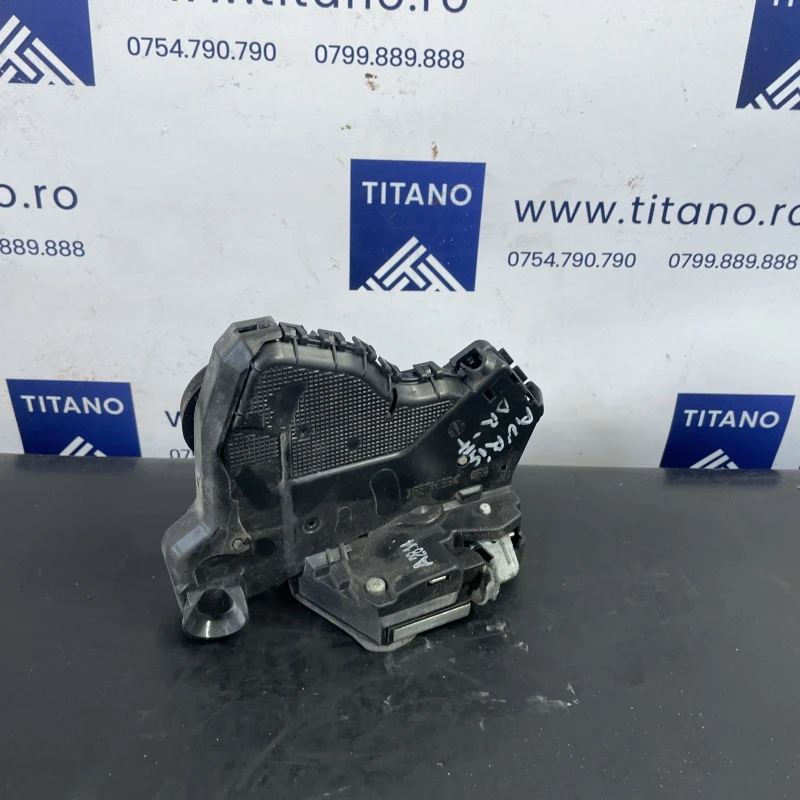 Iala broasca usa dreapta fata Toyota Auris E180 2014