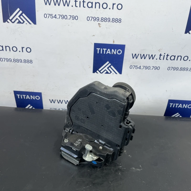Iala broasca usa dreapta spate Toyota Auris E180 2014