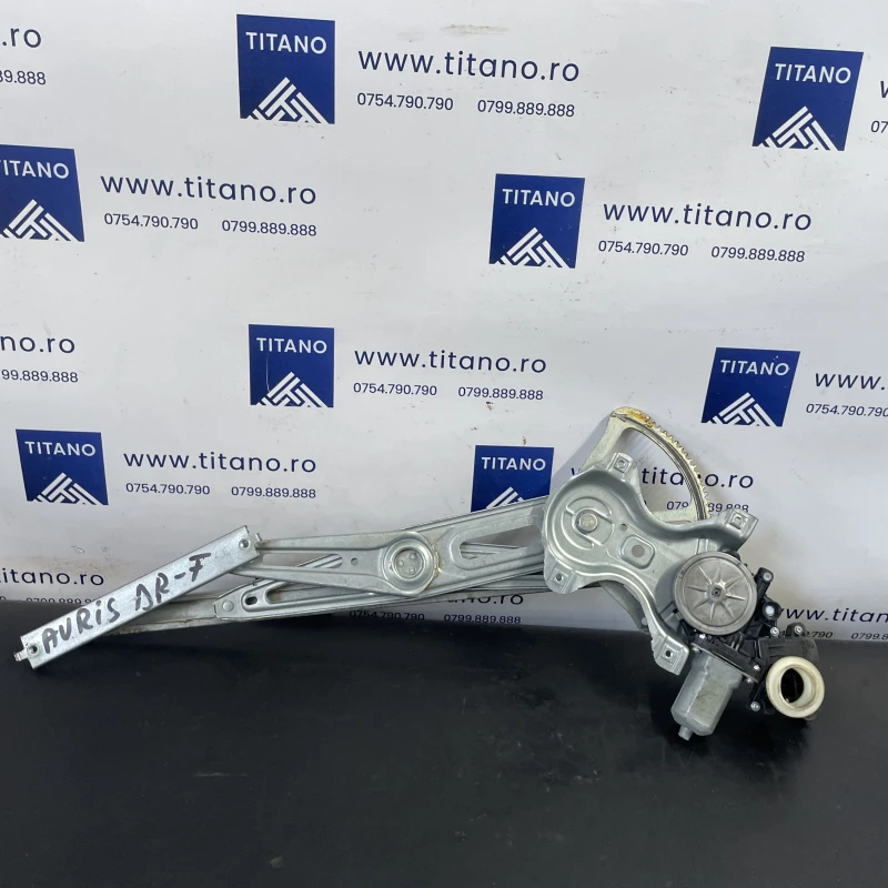 Macara geam dreapta fata / Toyota Auris E180 2014 / Caroserie, oglinzi si faruri