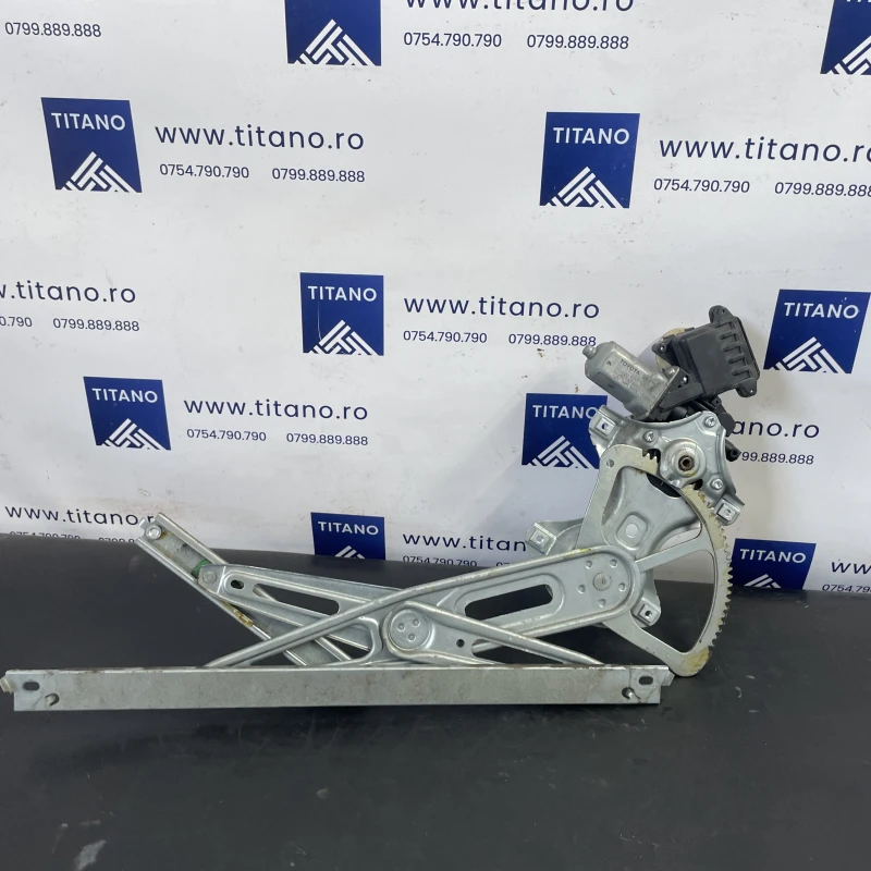 Macara geam dreapta fata / Toyota Auris E180 2014 / Caroserie, oglinzi si faruri
