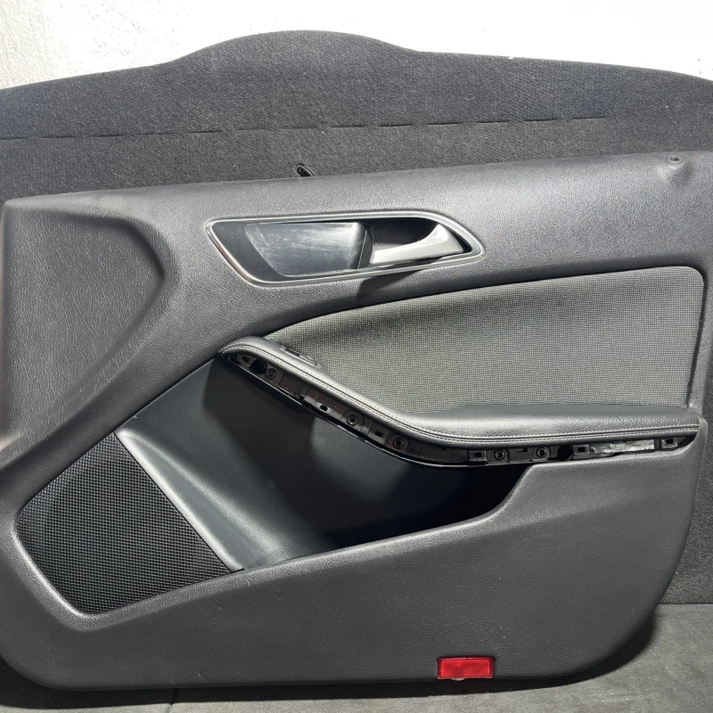 Panou tapiterie usa dreapta fata Mercedes-Benz 