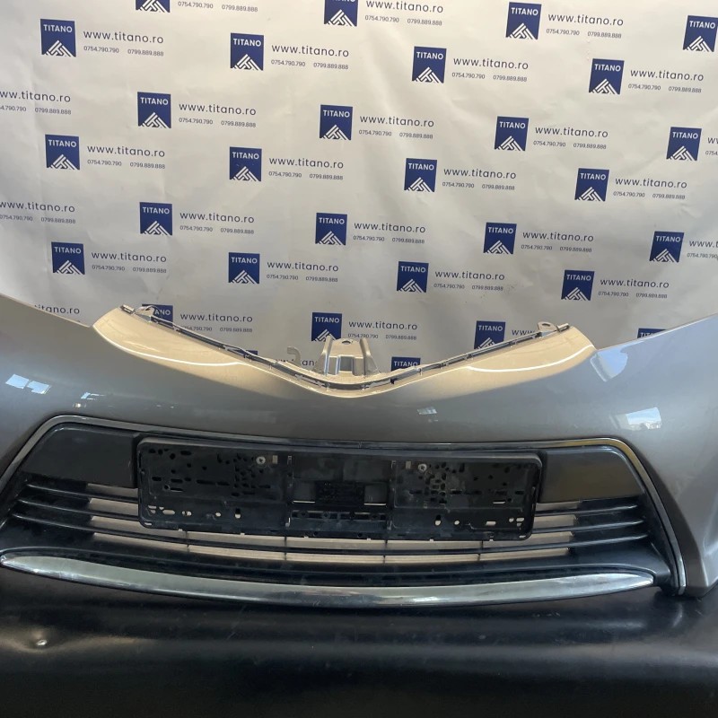 Bara fata / Toyota Auris E180 2014 / Caroserie, oglinzi si faruri