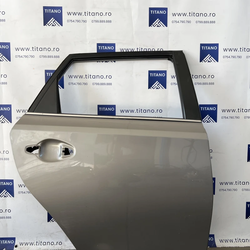 Usa dreapta spate / Toyota Auris E180 2014 / Caroserie, oglinzi si faruri