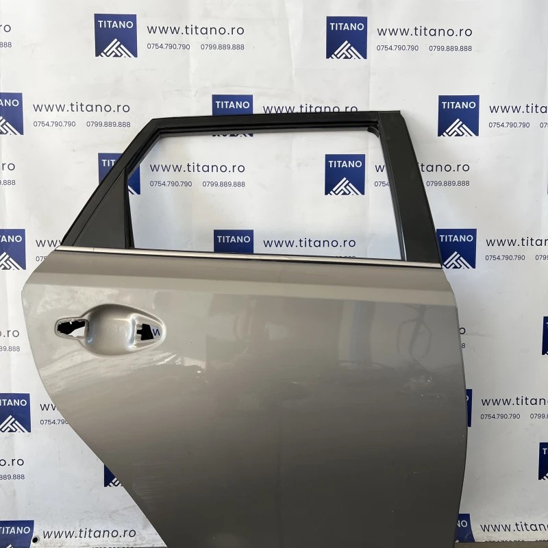 Usa dreapta spate / Toyota Auris E180 2014 / Caroserie, oglinzi si faruri