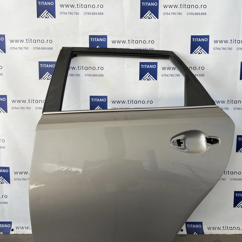 Usa stanga spate / Toyota Auris E180 2014 / Caroserie, oglinzi si faruri