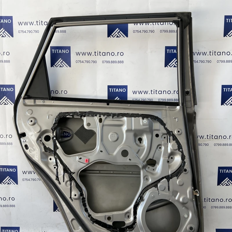 Usa stanga spate / Toyota Auris E180 2014 / Caroserie, oglinzi si faruri