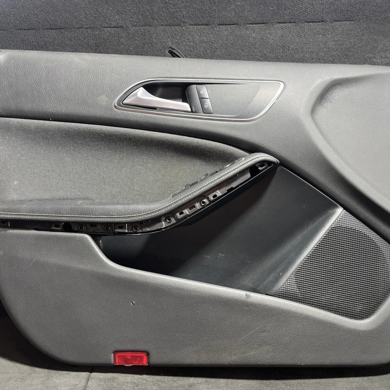 Panou tapiterie usa stanga fata / Mercedes-Benz A Class W176 2012 / Interior