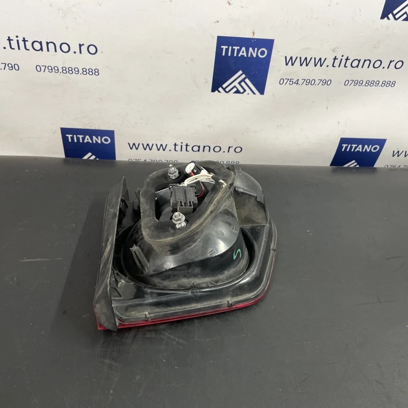 Stop stanga haion / Volkswagen Tiguan 5N 2009 / Caroserie, oglinzi si faruri