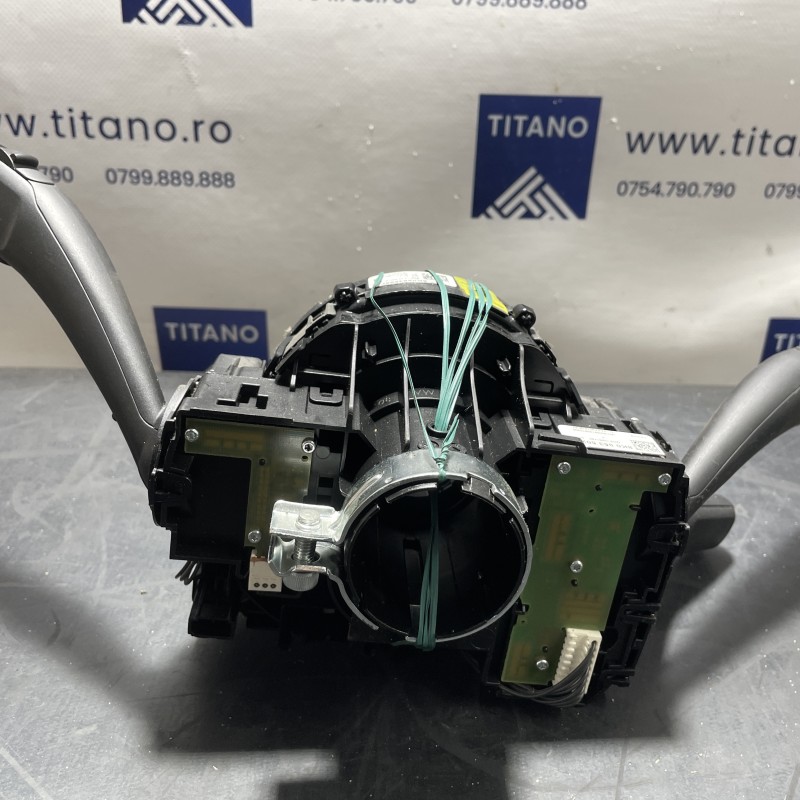 Spira volan cu manete / Audi Q5 8R 2012 / Audio si electronice