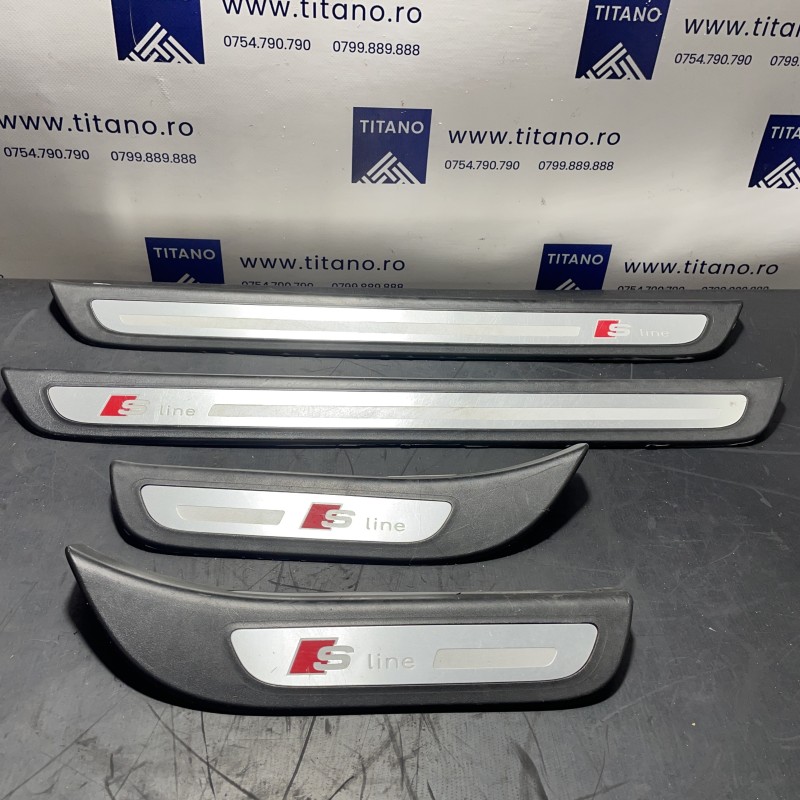 Ornament prag interior / Audi Q5 8R 2012 / Interior