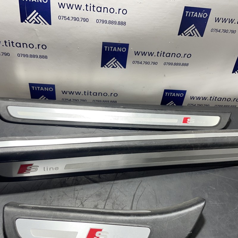 Ornament prag interior / Audi Q5 8R 2012 / Interior