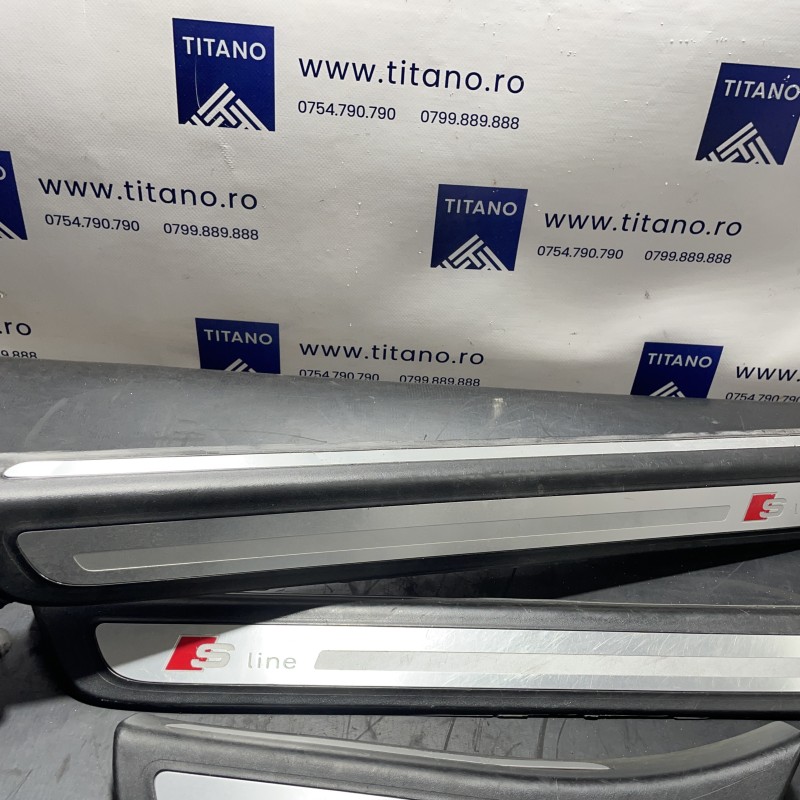 Ornament prag interior / Audi Q5 8R 2012 / Interior