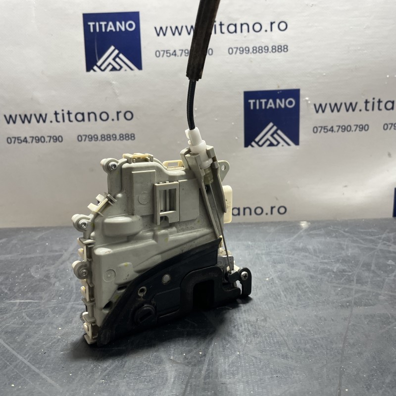 Iala broasca usa stanga spate / Audi Q5 8R 2012 / Caroserie, oglinzi si faruri