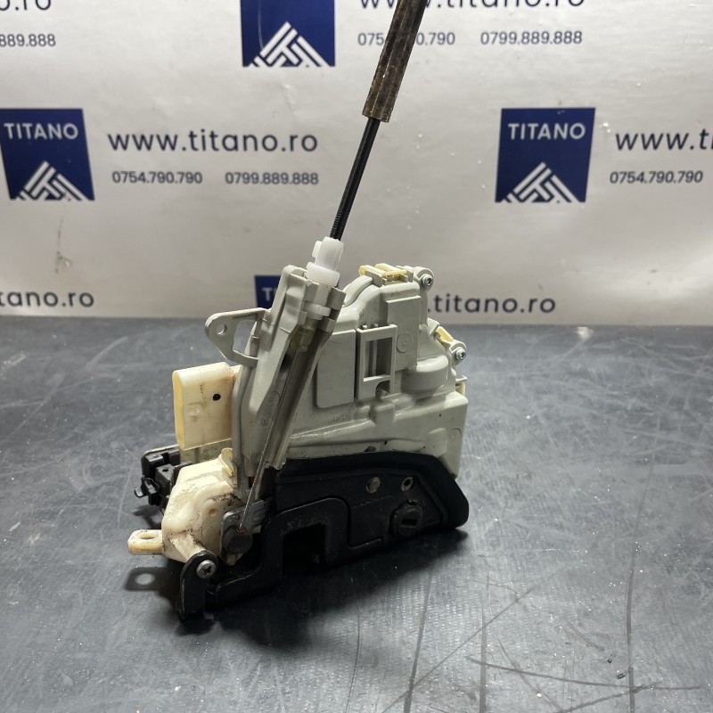 Iala broasca usa dreapta spate / Audi Q5 8R 2012 / Caroserie, oglinzi si faruri