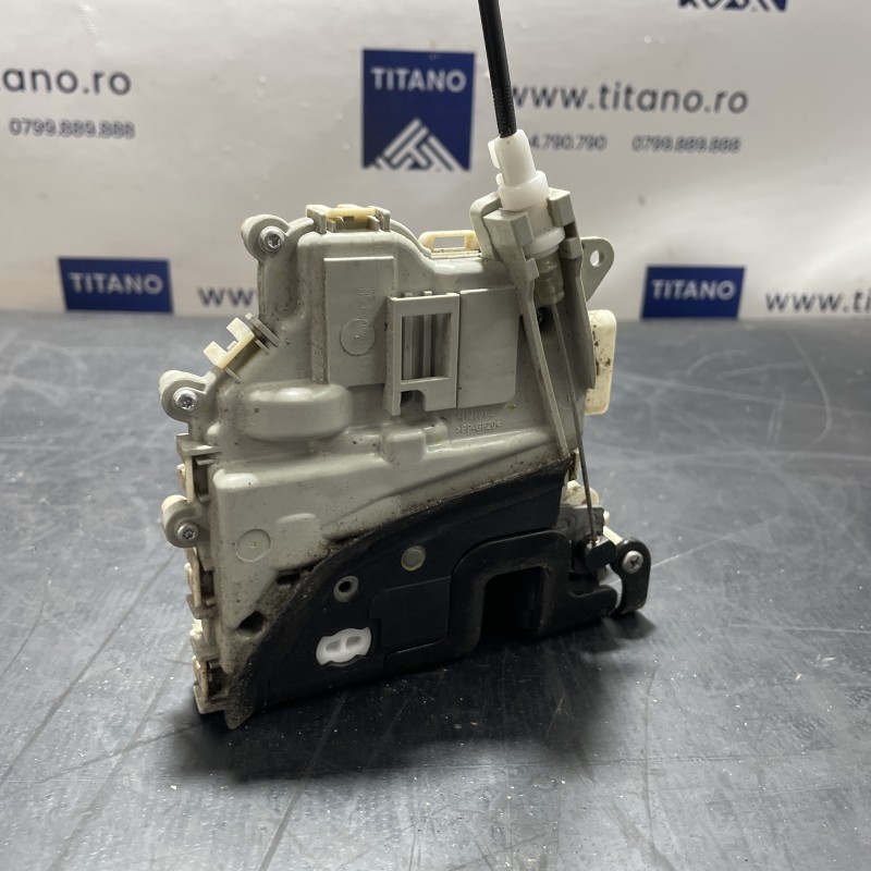 Iala broasca usa stanga fata / Audi Q5 8R 2012 / Caroserie, oglinzi si faruri