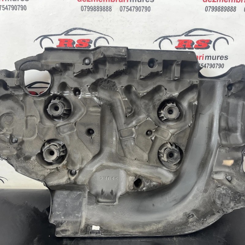 Capac motor / Volvo XC60 D3 2011 / Motor, racire si evacuare