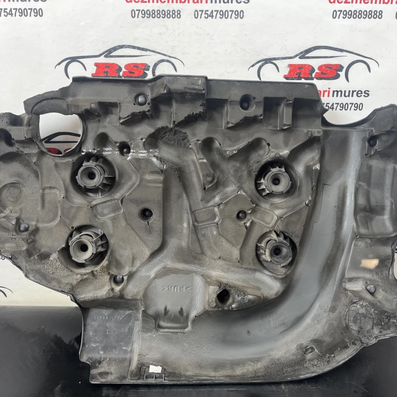 Capac motor / Volvo XC60 D3 2011 / Motor, racire si evacuare
