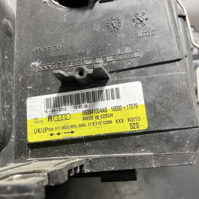 Far dreapta xenon / Audi Q5 8R 2012 / Caroserie, oglinzi si faruri