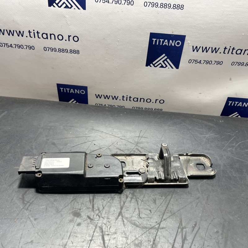 Iala broasca haion / Audi Q5 8R 2012 / Caroserie, oglinzi si faruri