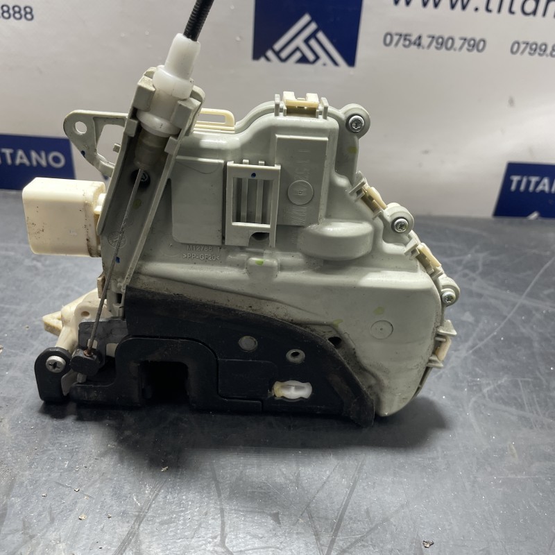 Iala broasca usa dreapta fata / Audi Q5 8R 2012 / Caroserie, oglinzi si faruri