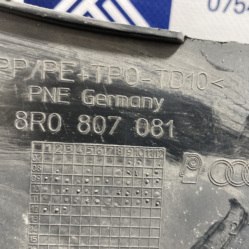 Ornament trager / Audi Q5 8R 2012 / Caroserie, oglinzi si faruri