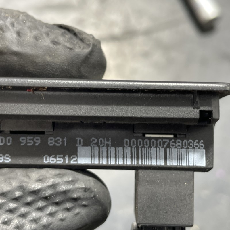 Buton deschidere haion / Audi Q5 8R 2012 / Interior