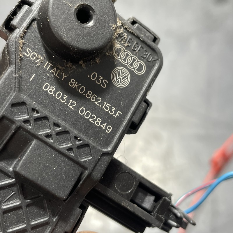 Motoras deschidere usa rezervor / Audi Q5 8R 2012 / Audio si electronice