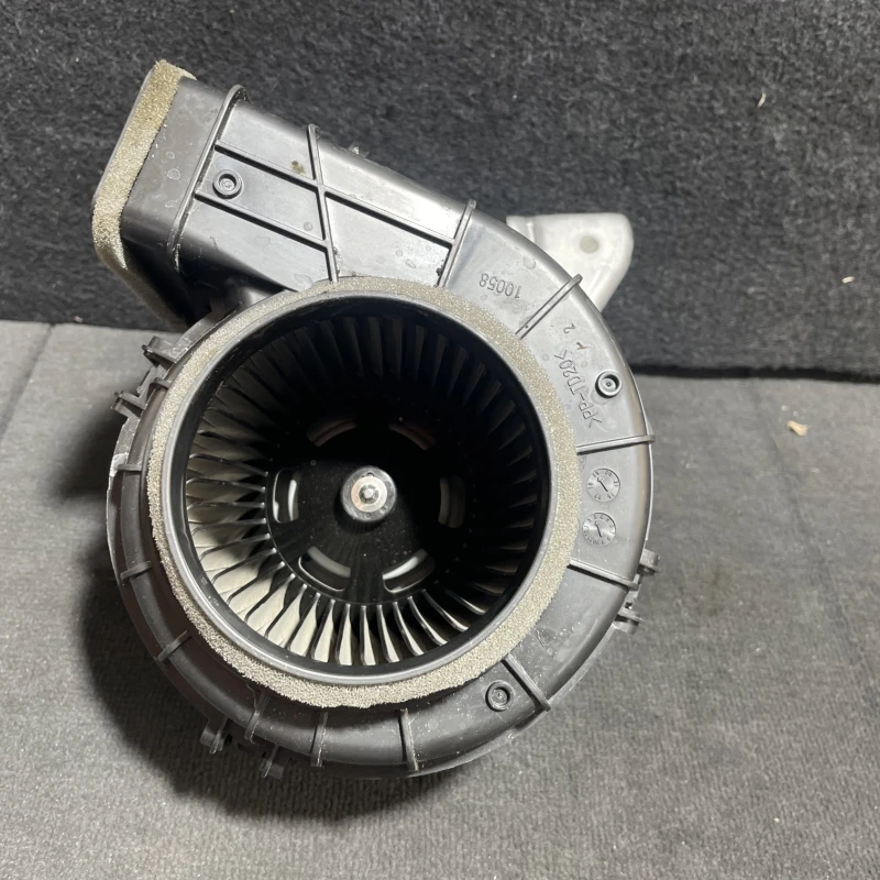 Ventilator aeroterma sistem hibrid / Toyota Rav4 XA40 2024 / Climatizare