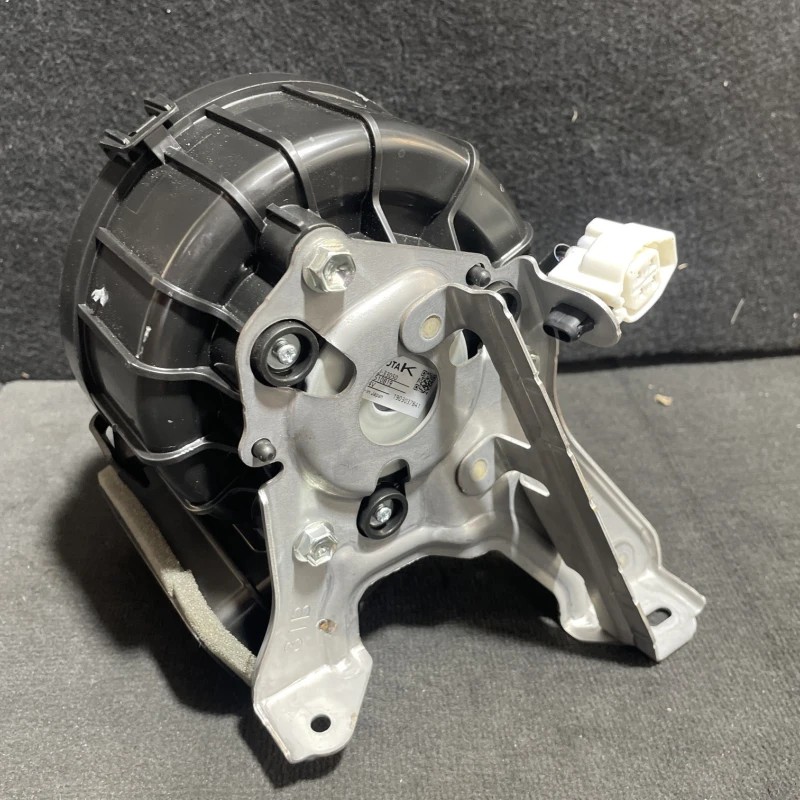 Ventilator aeroterma sistem hibrid / Toyota Rav4 XA40 2024 / Climatizare