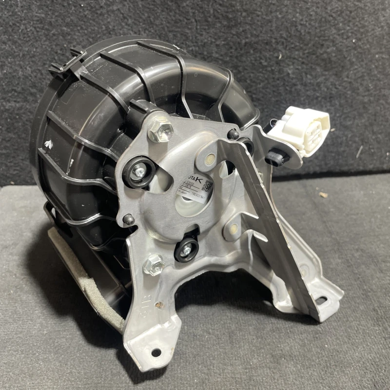 Ventilator aeroterma sistem hibrid / Toyota Rav4 XA40 2024 / Climatizare