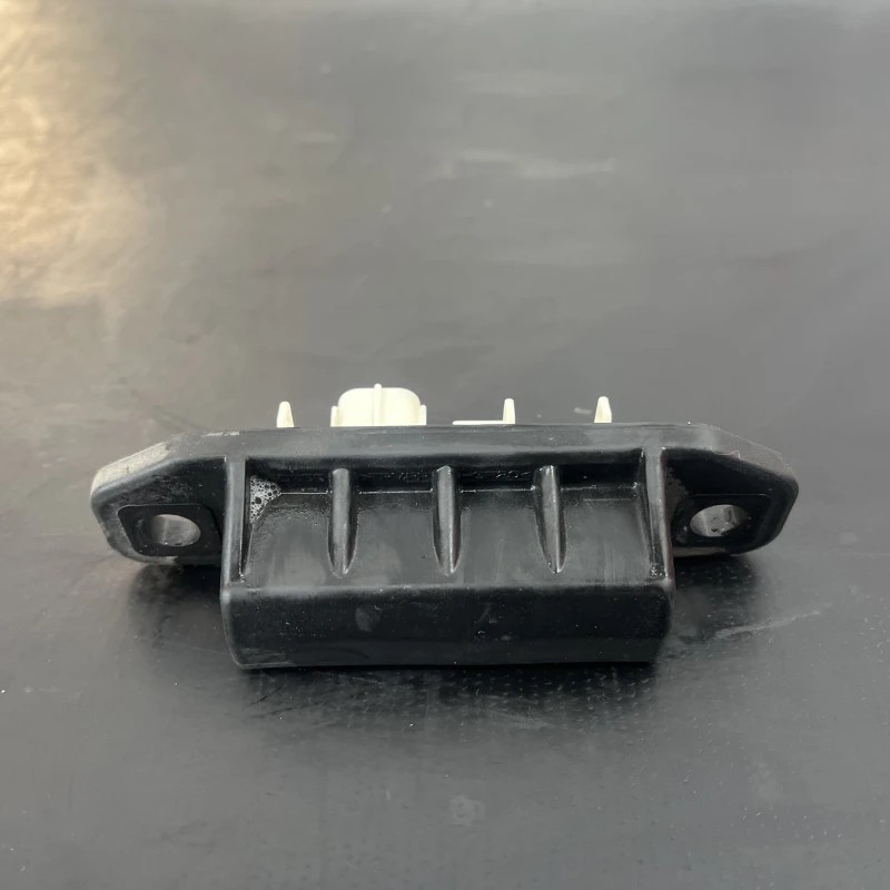 Buton deschidere portbagaj / Toyota CHR CHR 2022 / Audio si electronice