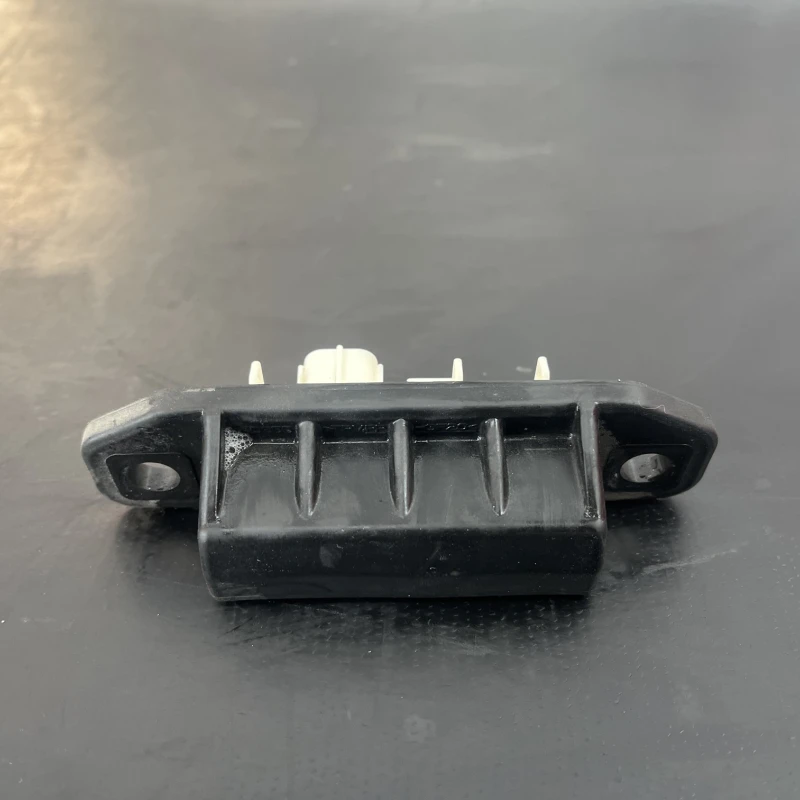 Buton deschidere portbagaj / Toyota CHR CHR 2022 / Audio si electronice