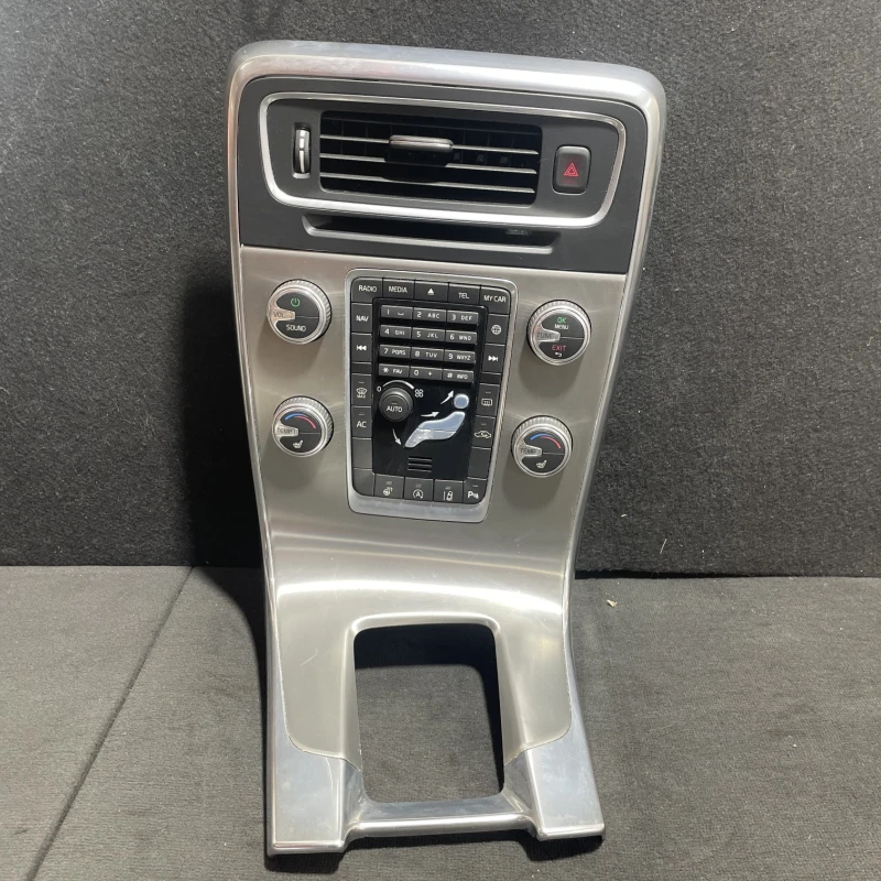 Panou climatronic / Volvo XC60 D4 2019 / Climatizare