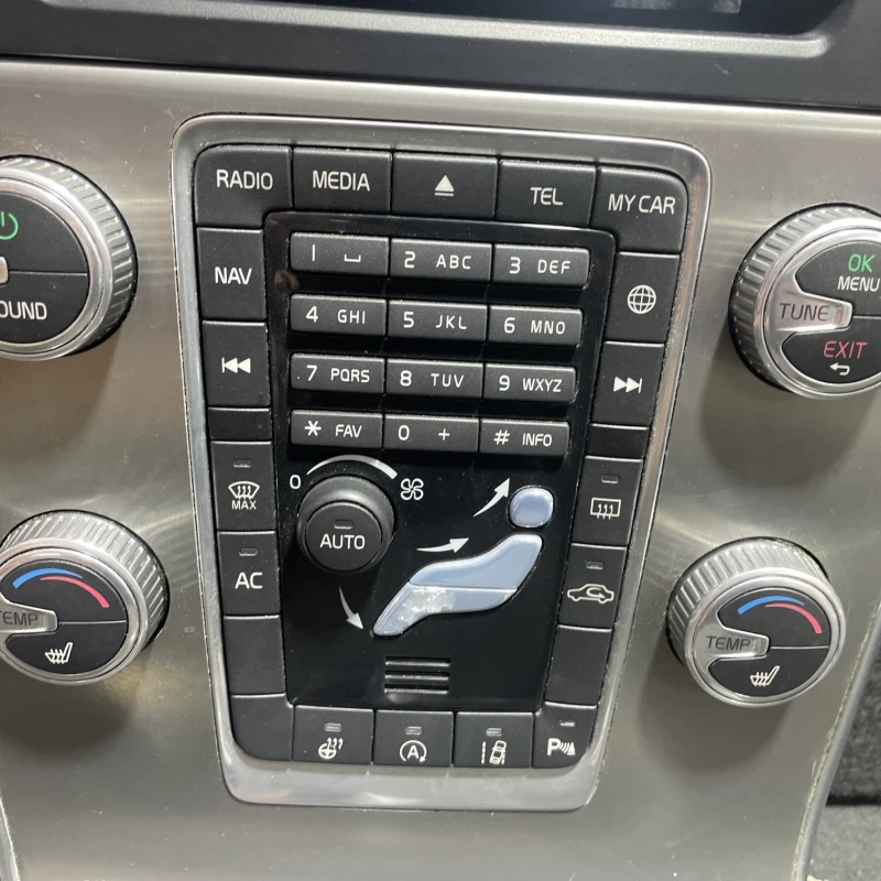 Panou climatronic / Volvo XC60 D4 2019 / Climatizare