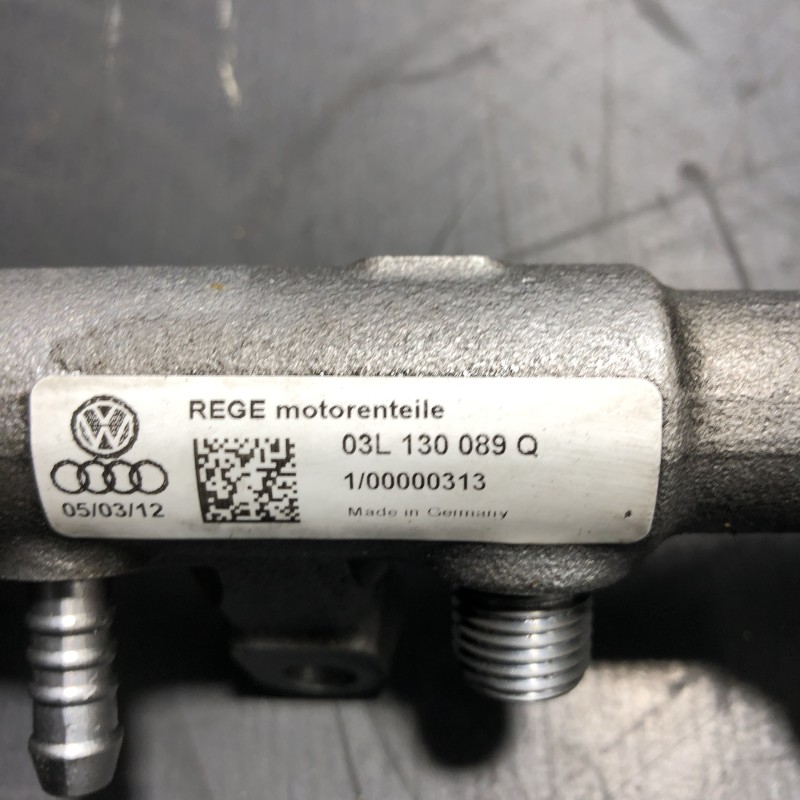 Rampa injectoare cu senzor / Audi Q5 8R 2012 / Motor, racire si evacuare