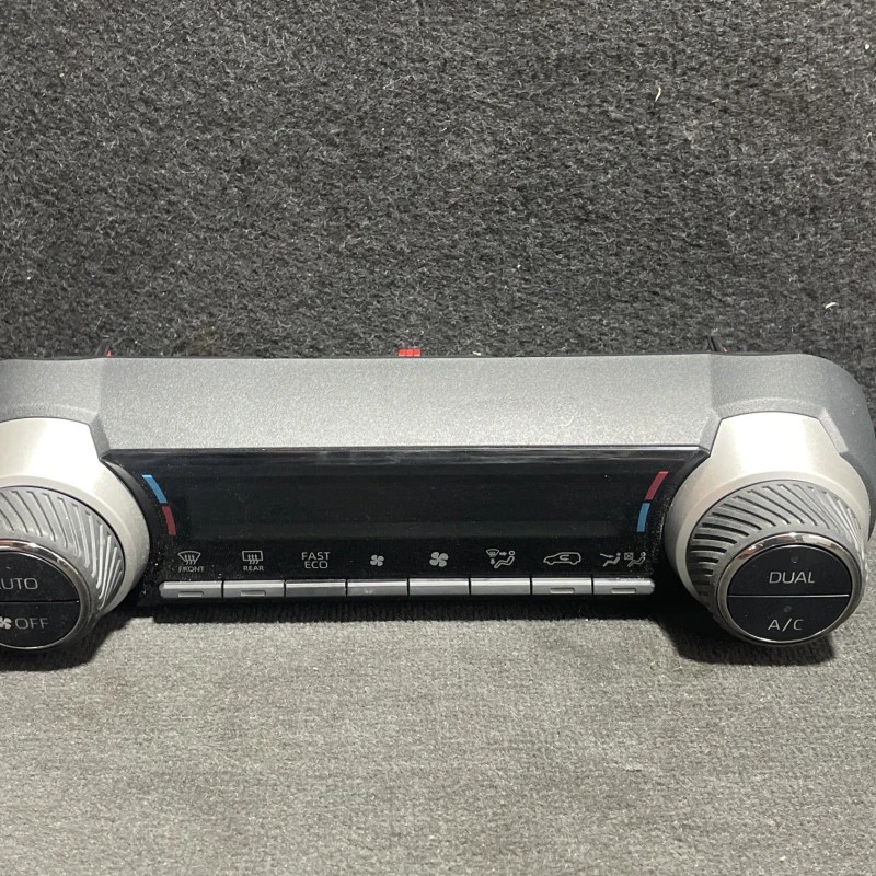 Panou climatronic / Toyota Rav4 XA40 2020 / Climatizare