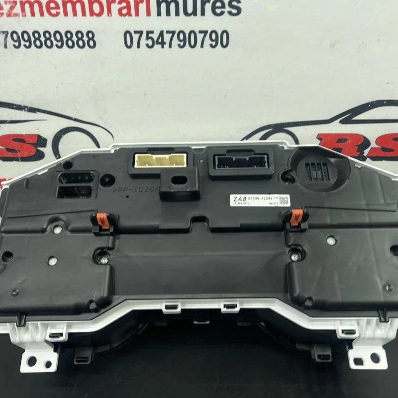 Ceas bord / Toyota Rav4 XA40 2020 / Interior