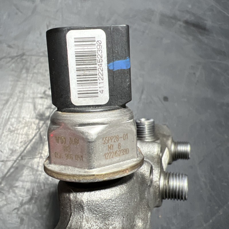 Rampa injectoare cu senzor / Audi A6 Allroad C7 2013 / Motor, racire si evacuare