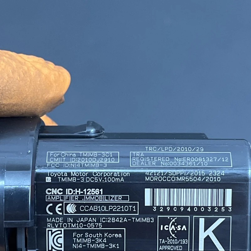 Buton start stop / Toyota Rav4 XA40 2020 / Interior