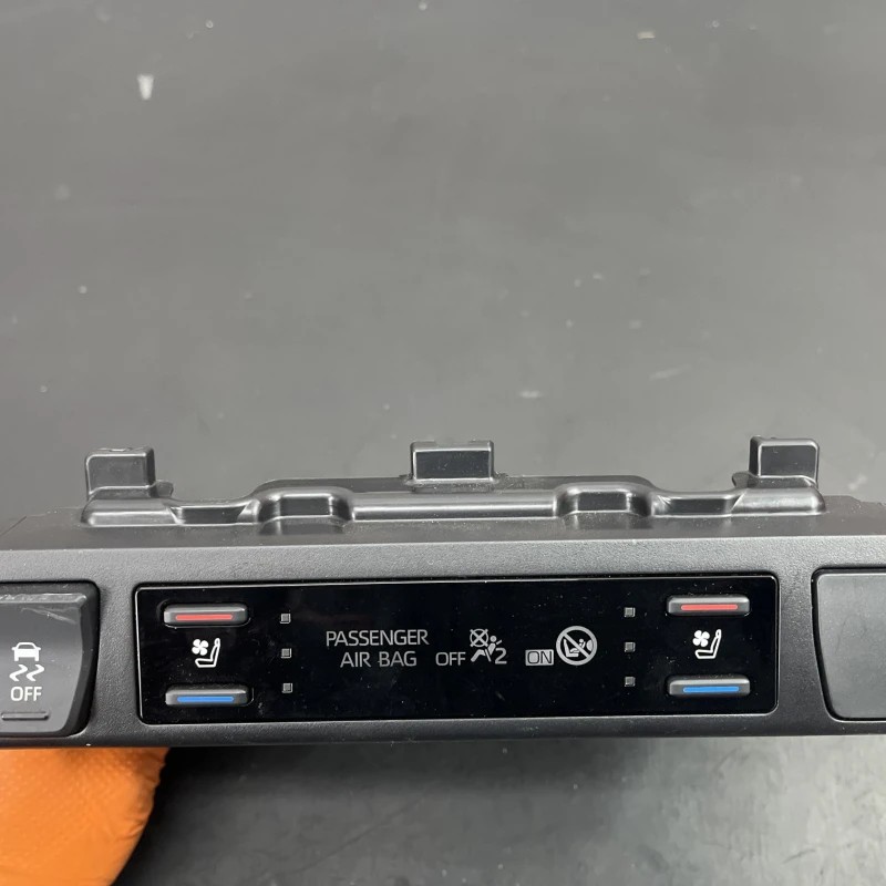 Panou comanda ventilatie scaune / Toyota Rav4 XA40 2020 / Caroserie, oglinzi si faruri
