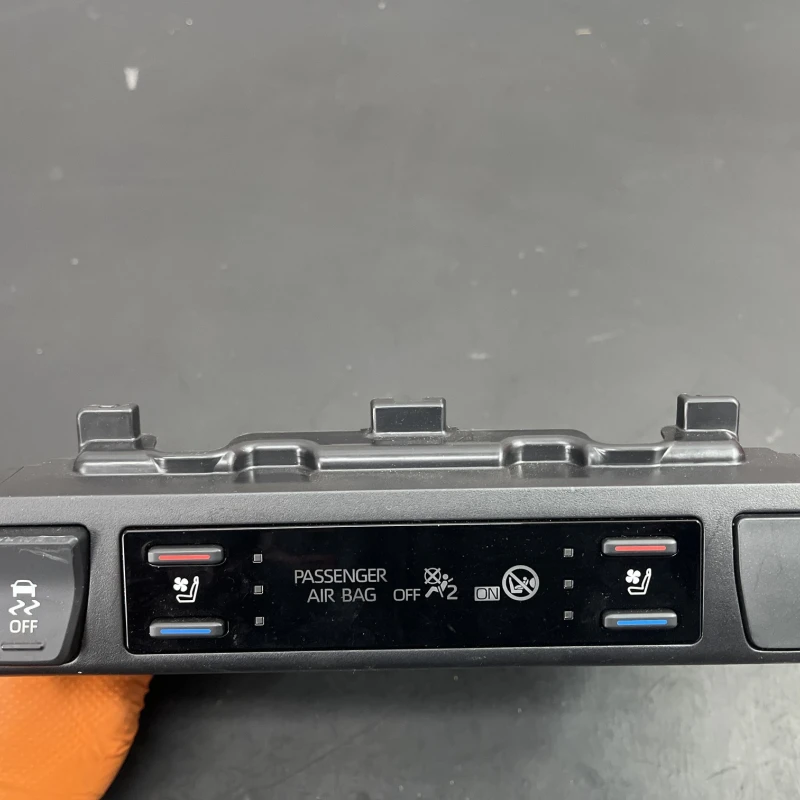Panou comanda ventilatie scaune / Toyota Rav4 XA40 2020 / Caroserie, oglinzi si faruri