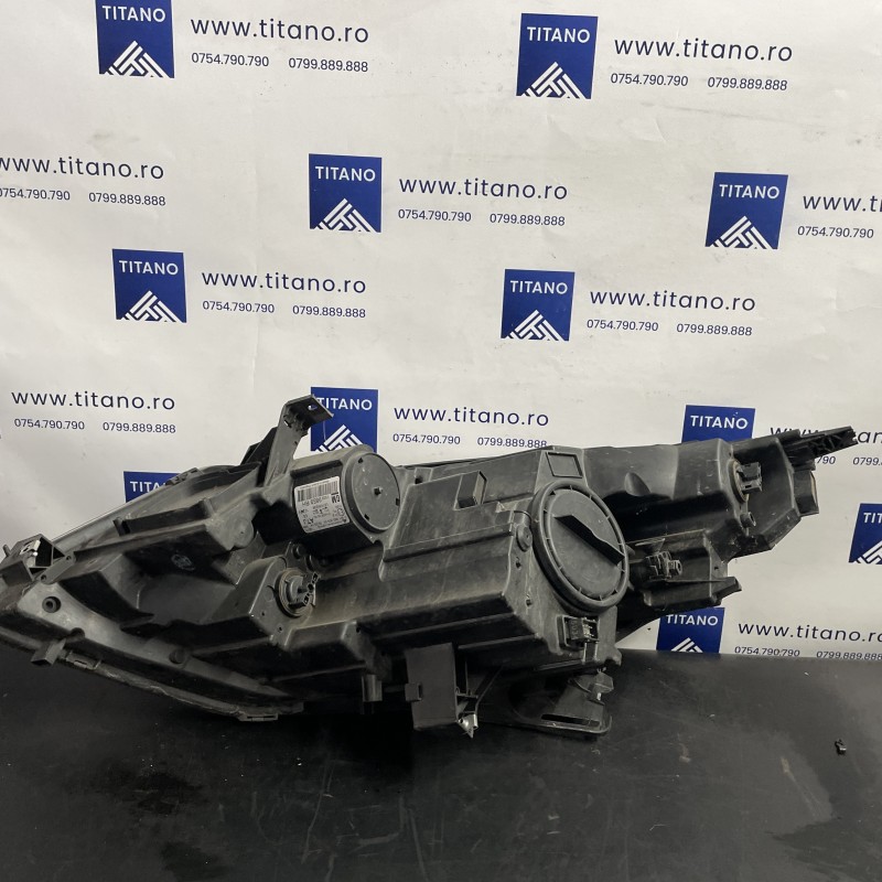 Far dreapta / Opel Zafira C 2014 / Caroserie, oglinzi si faruri