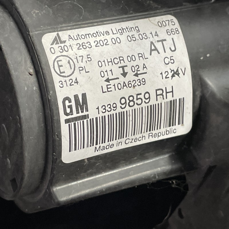 Far dreapta / Opel Zafira C 2014 / Caroserie, oglinzi si faruri