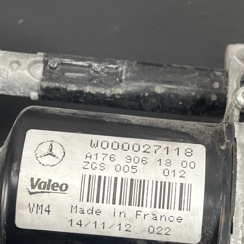 Ansamblu stergatoare cu motoras / Mercedes-Benz A Class W176 2012 / Caroserie, oglinzi si faruri