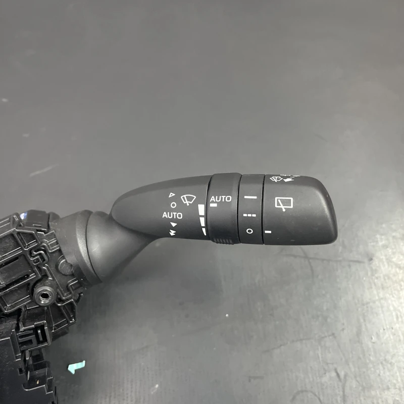 Spira volan cu manete / Toyota Rav4 XA40 2020 / Audio si electronice