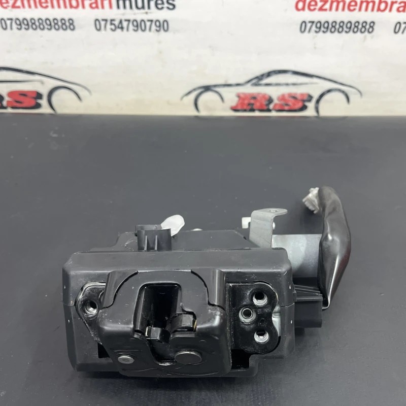 Iala broasca haion / Toyota Rav4 XA40 2020 / Caroserie, oglinzi si faruri