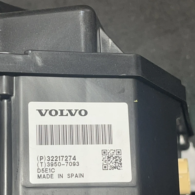 Head-up display / Volvo XC60 D4 2019 / Audio si electronice