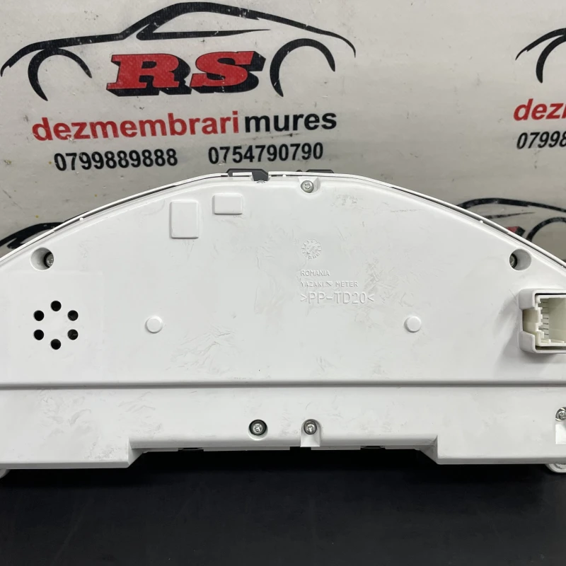 Ceas bord / Volvo XC60 D4 2019 / Audio si electronice