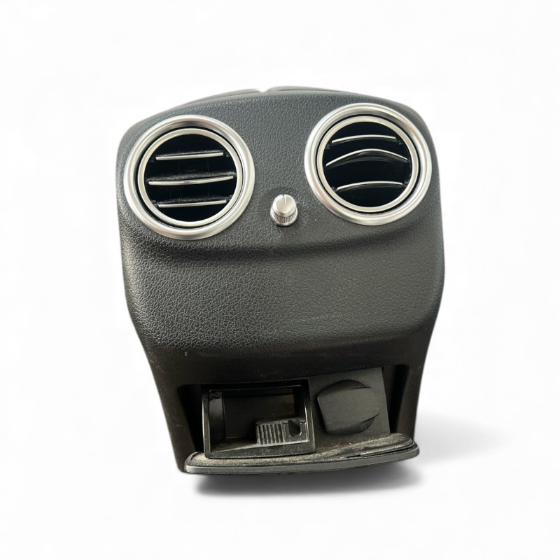 Cotiera centrala / Mercedes-Benz E Class W213 2020 / Interior