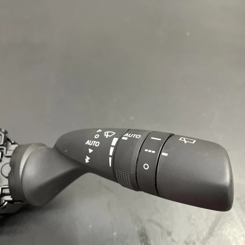 Spira volan cu manete / Toyota Rav4 XA40 2020 / Audio si electronice